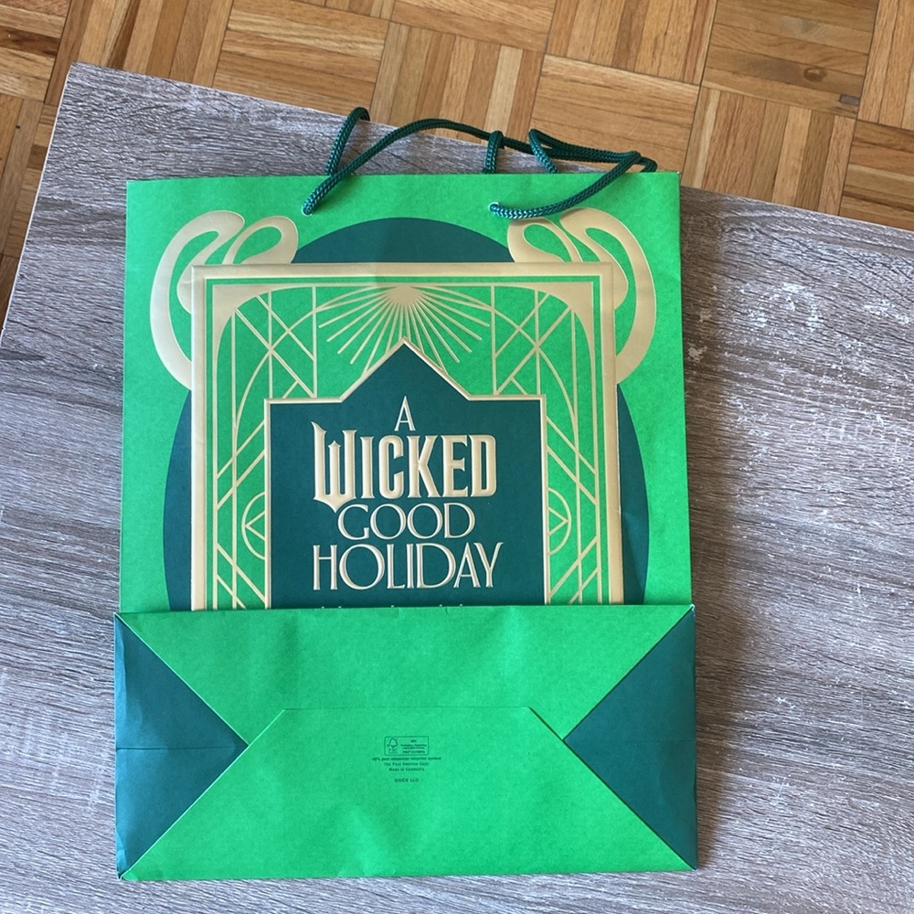 Bloomingdale's Green Holiday Gift Bag - Picture 4 of 4